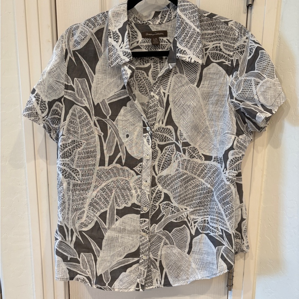 TOMMY BAHAMA Shirt Womens Large L Button Front Linen Grey & White Floral - Picture 1 of 10